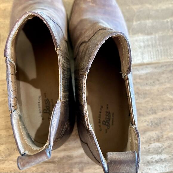 G.H. Bass & Co Women’s Naomi Suede Chelsea Bootie Brown Size 7.5 EUC Girly Fall - Picture 5 of 8